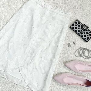 Ann Taylor Floral Tulip Skirt | Petite 00 | White